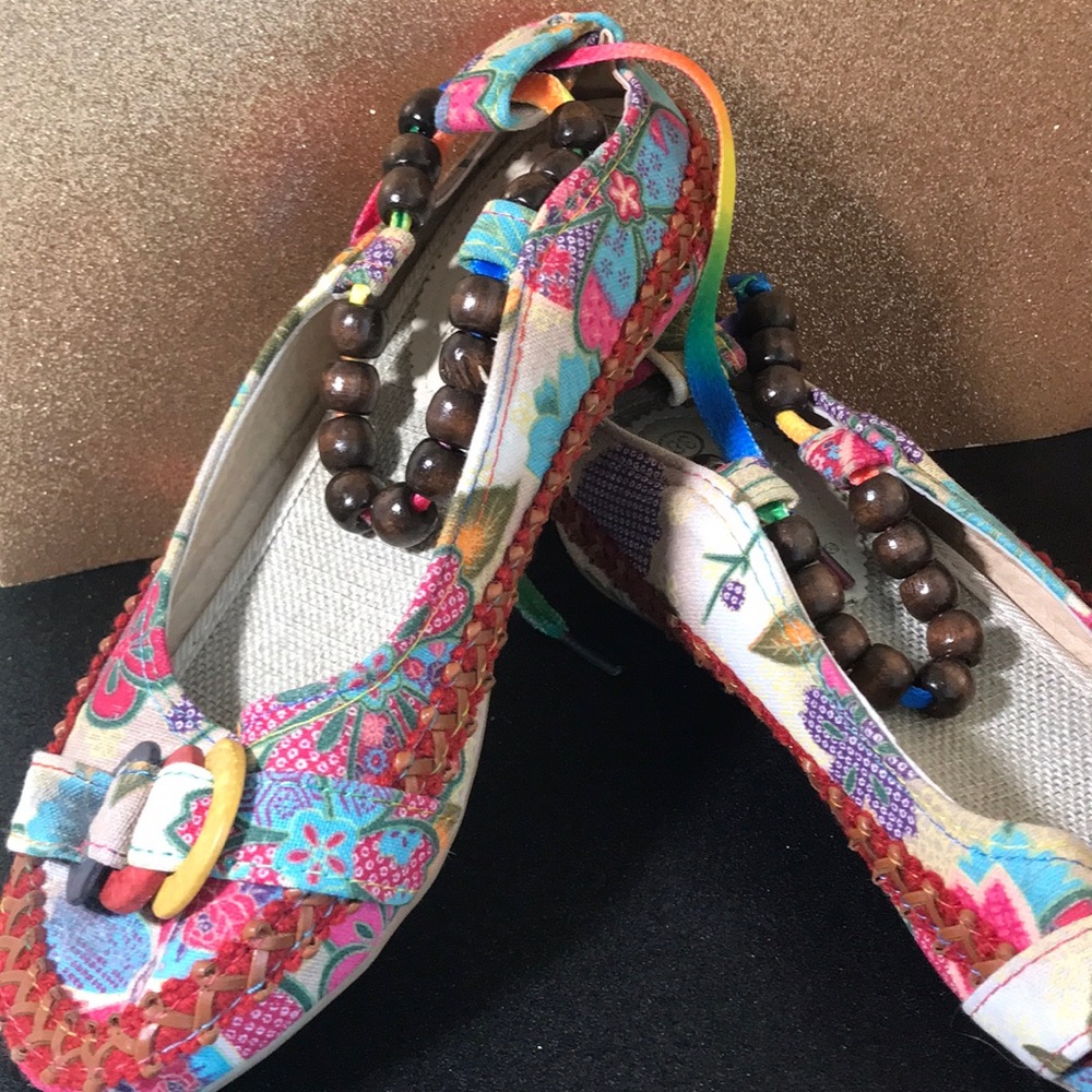 Vibrant Xiruyi Slide-In Slippers- Never Worn